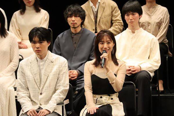 総勢43名が登壇! 新国立劇場『デカローグ1〜10』制作発表会見