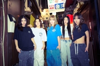 韓国の5人組アイドル「YOUNG POSSE」ムラサキスポーツとのコラボTシャツ販売