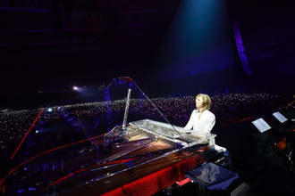 YOSHIKI、総勢70名を超える豪華"無敵バンド"登場、新たな伝説の一夜が誕生！